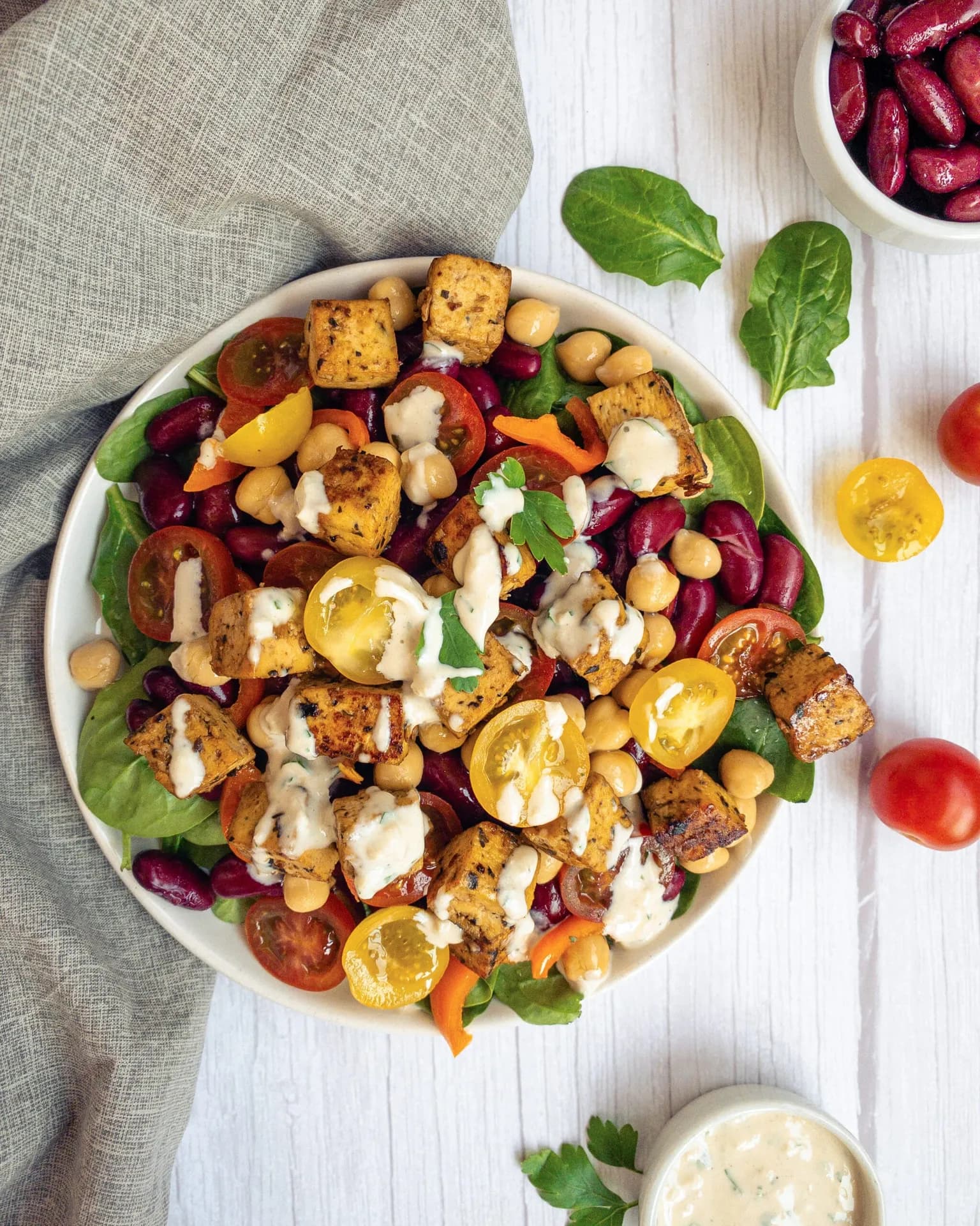Salata cu tofu si fasole rosie