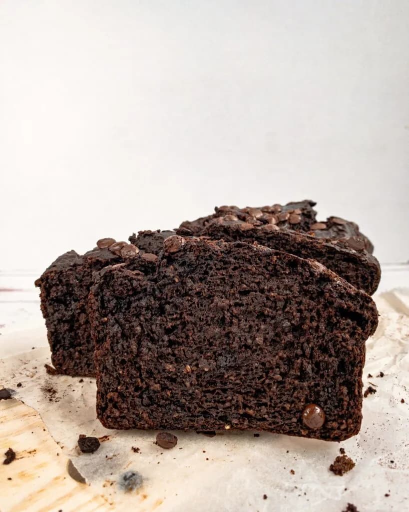 banana bread cu cacao si ciocolata